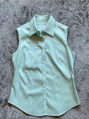 Brooks Brothers Sleeveless Fitted Mint Green Button-Down Shirt